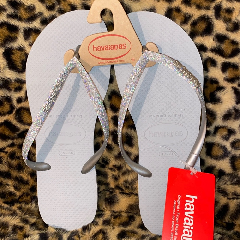 NWT women’s size 9/10 Havaianas ice gray glitter flip flop sandals